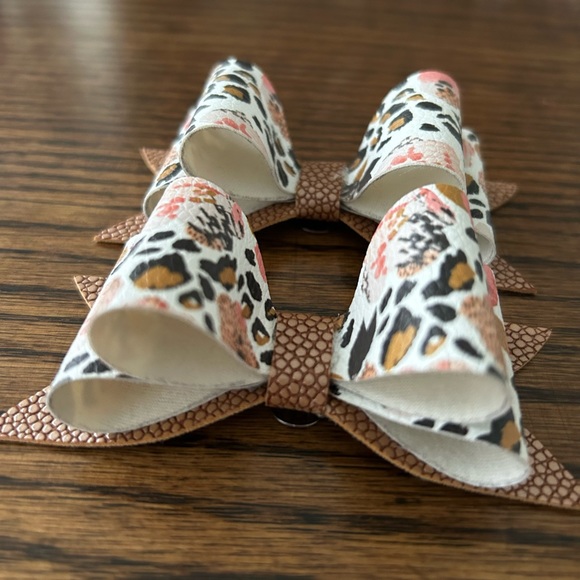 SOLD•Shoe Clips - Picture 3 of 3